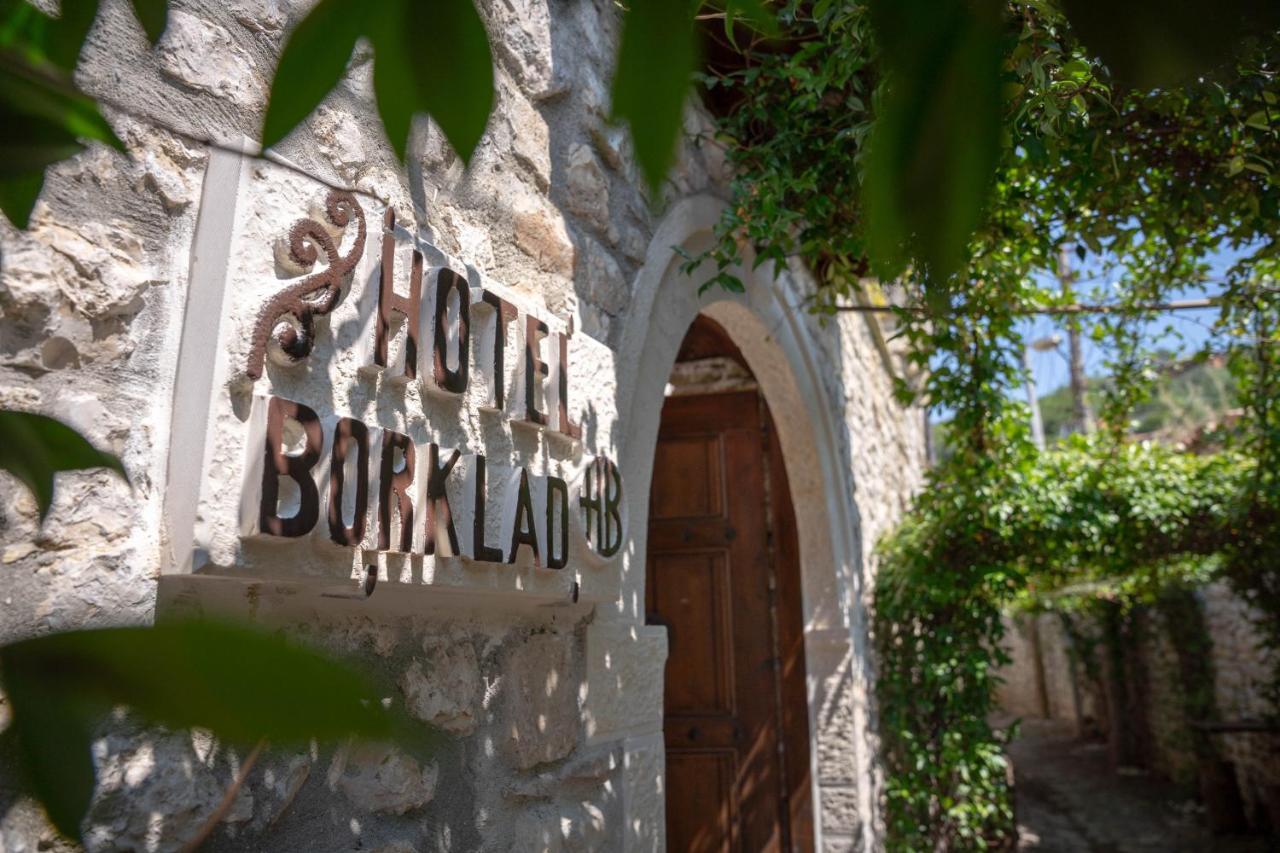 Hotel Borklad Berat Luaran gambar