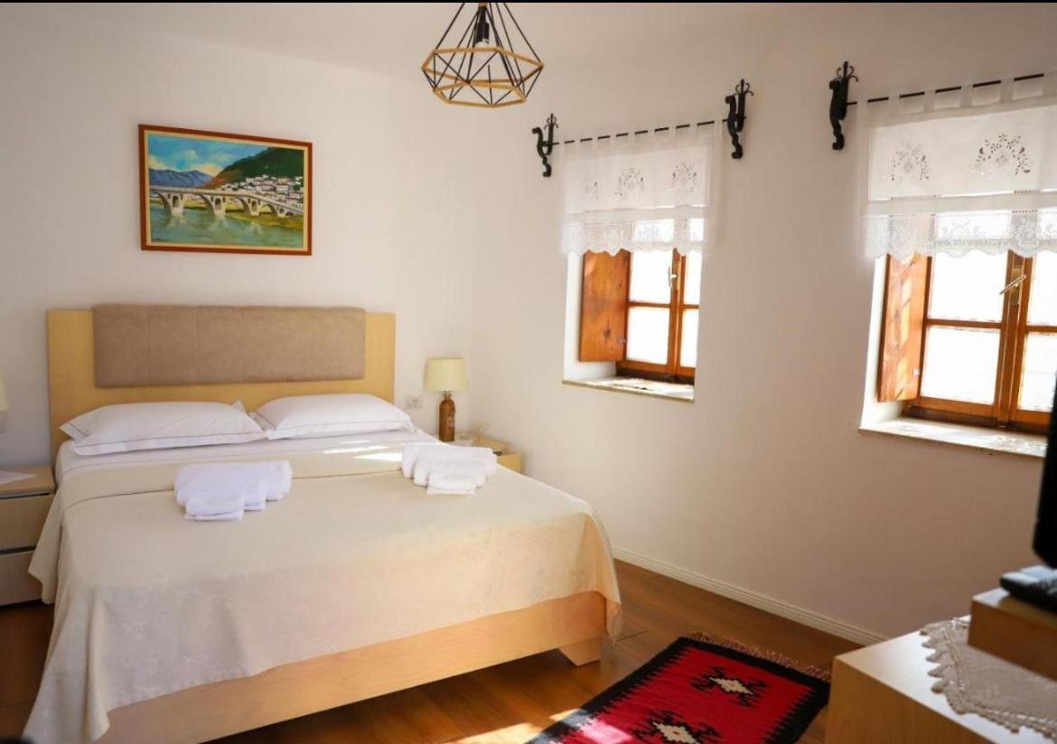 Hotel Borklad Berat Luaran gambar