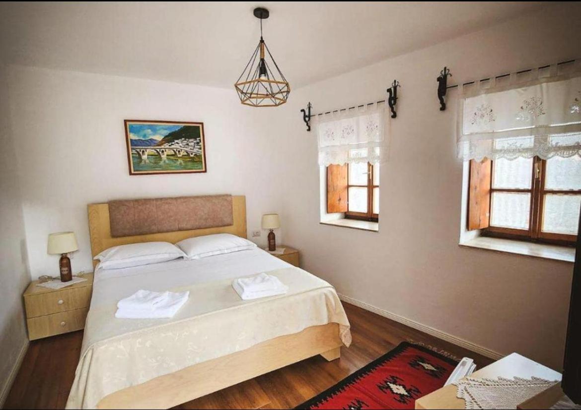 Hotel Borklad Berat Luaran gambar