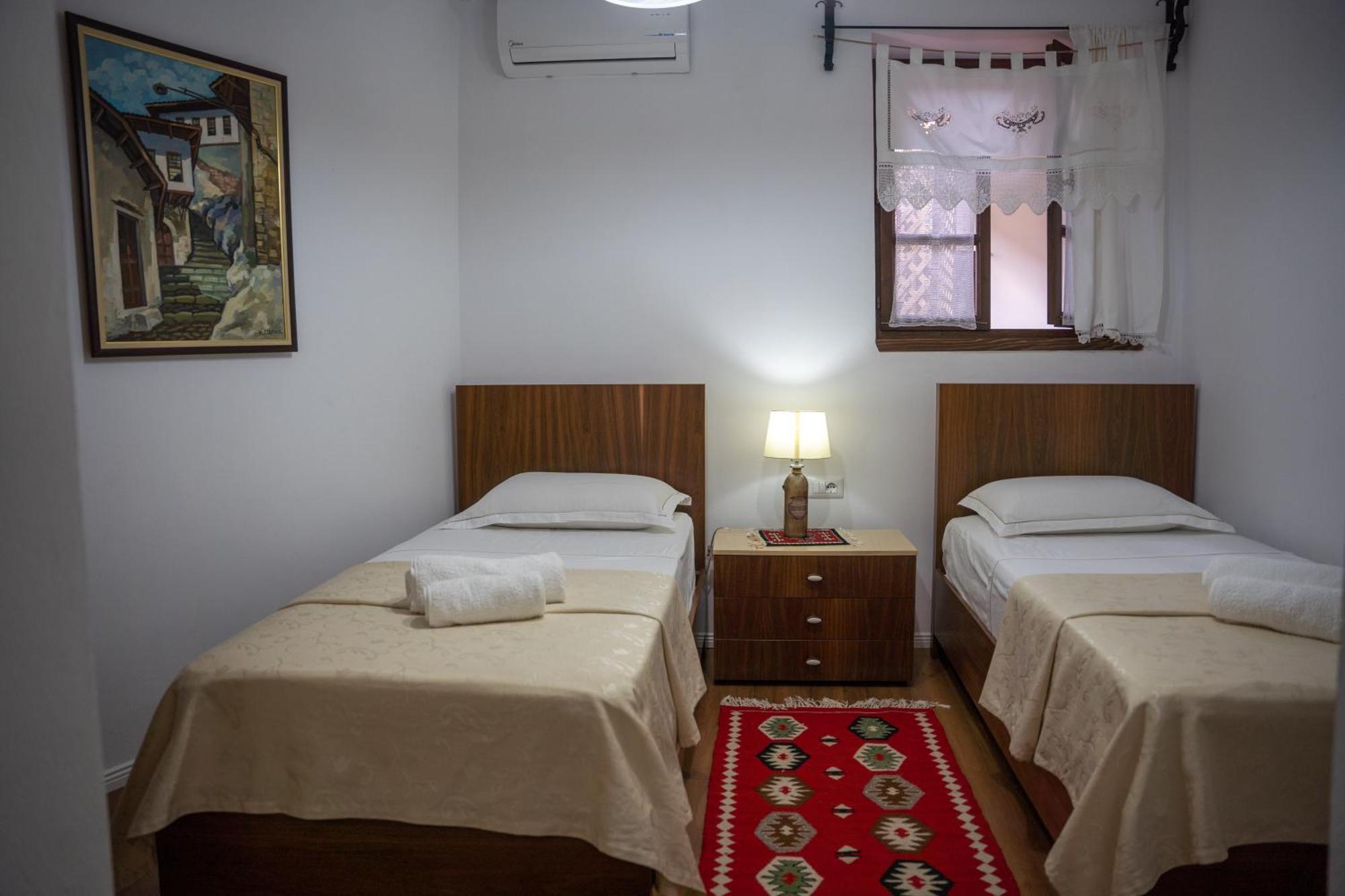 Hotel Borklad Berat Bilik gambar