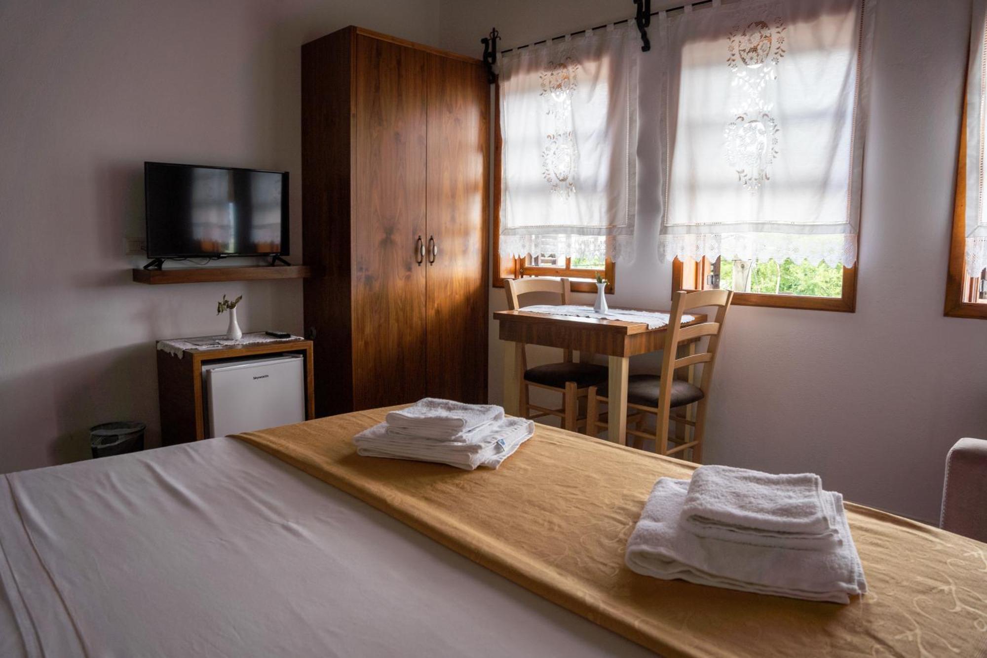 Hotel Borklad Berat Bilik gambar